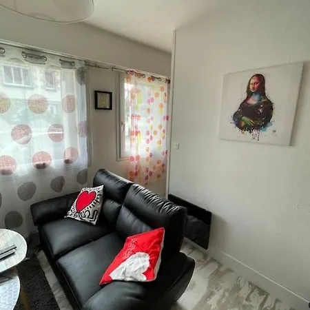 Apartment Saint-marc : T1 Bis Bien Situe Wifi