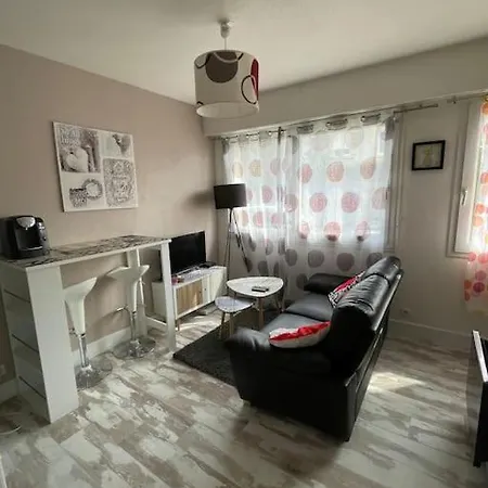 Apartment Saint-marc : T1 Bis Bien Situe Wifi
